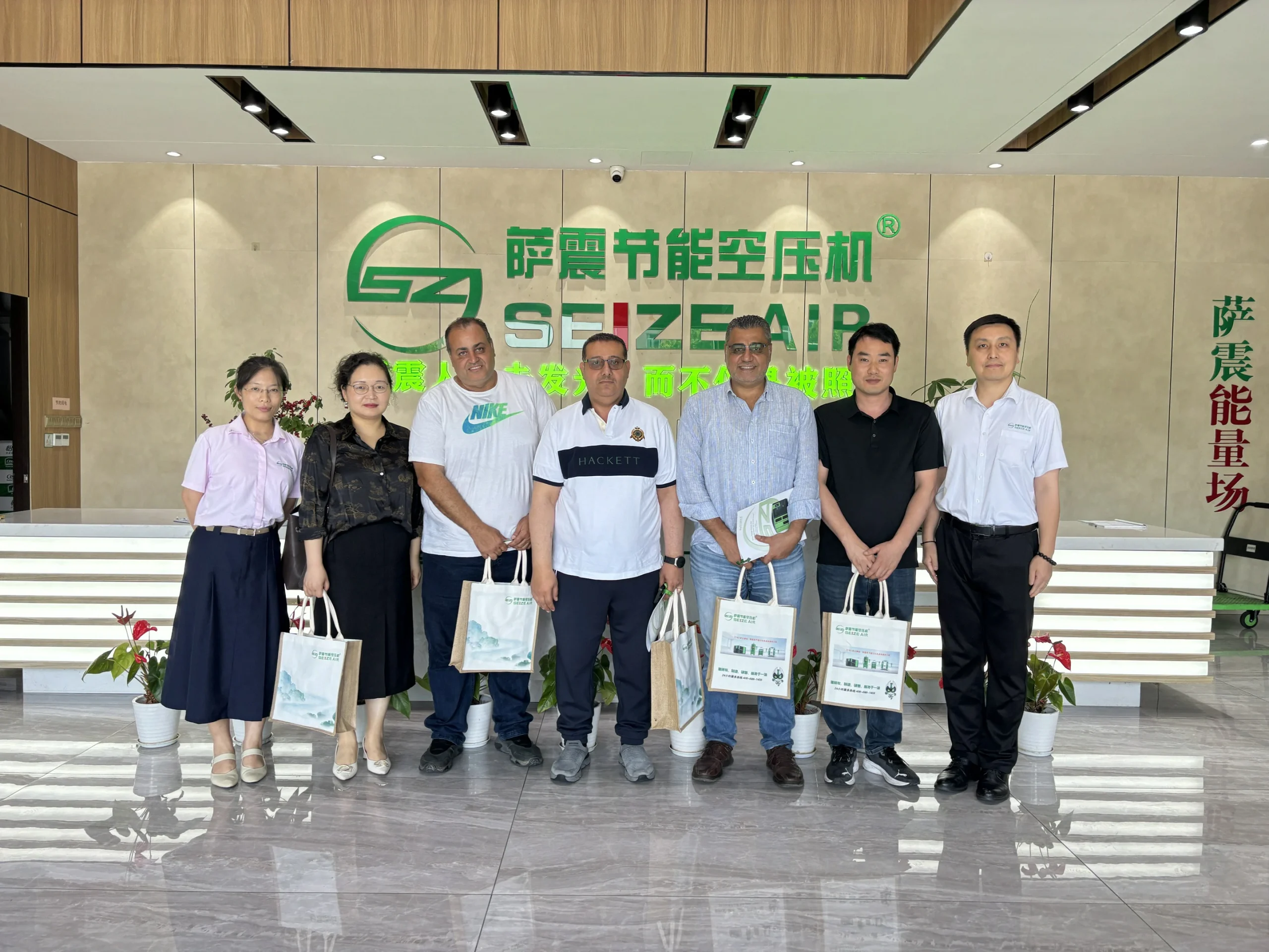 customer-visit-air-compressor-factory (2)